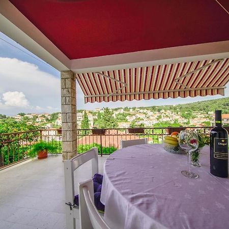 Apartman Mate Splitska Zewnętrze zdjęcie