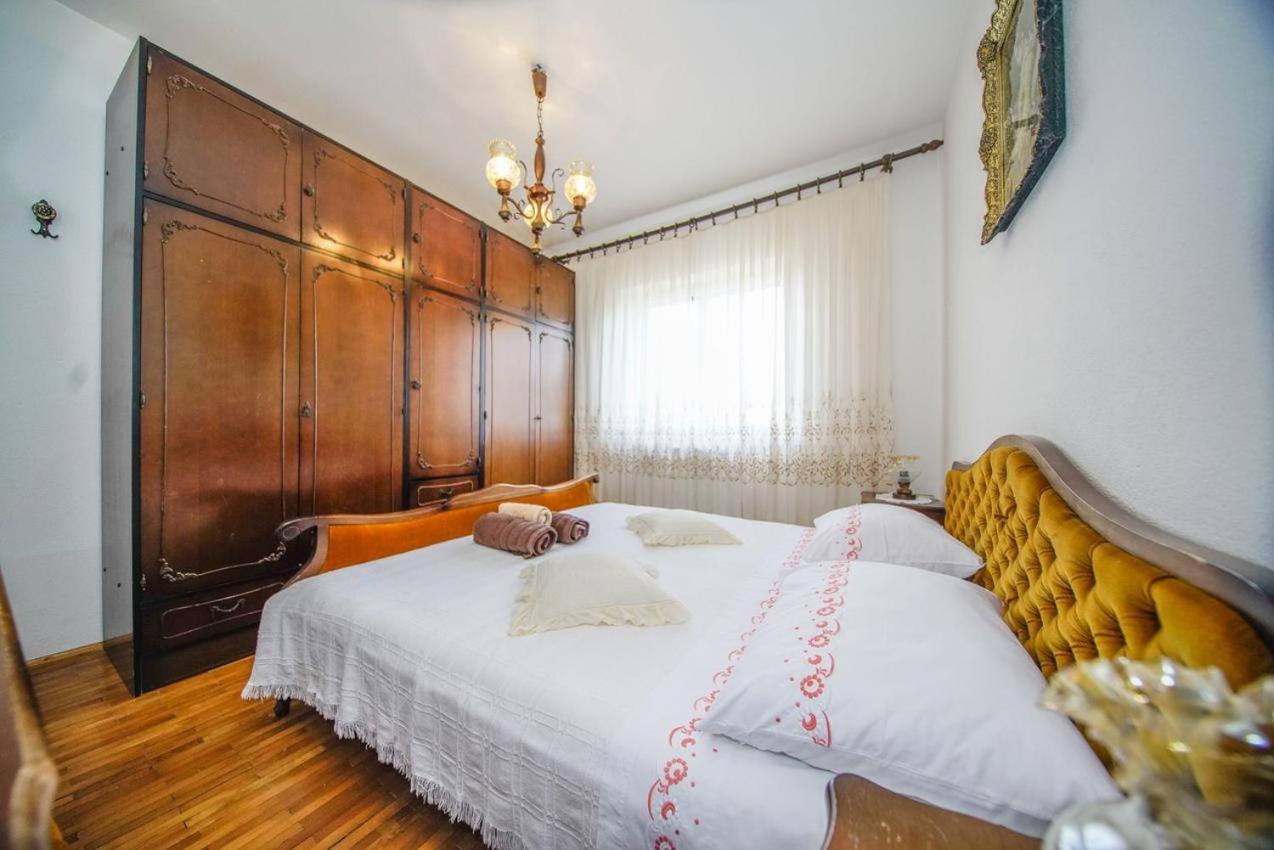 Apartman Mate Splitska Zewnętrze zdjęcie