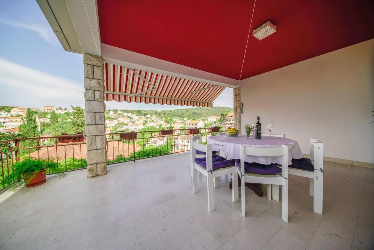 Apartman Mate Splitska Zewnętrze zdjęcie